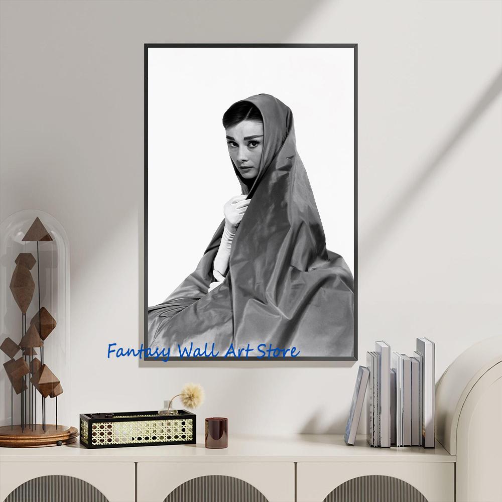 Audrey Hepburn Photography Ret - مراجعة Luxury Lifestyle Japan وسعره