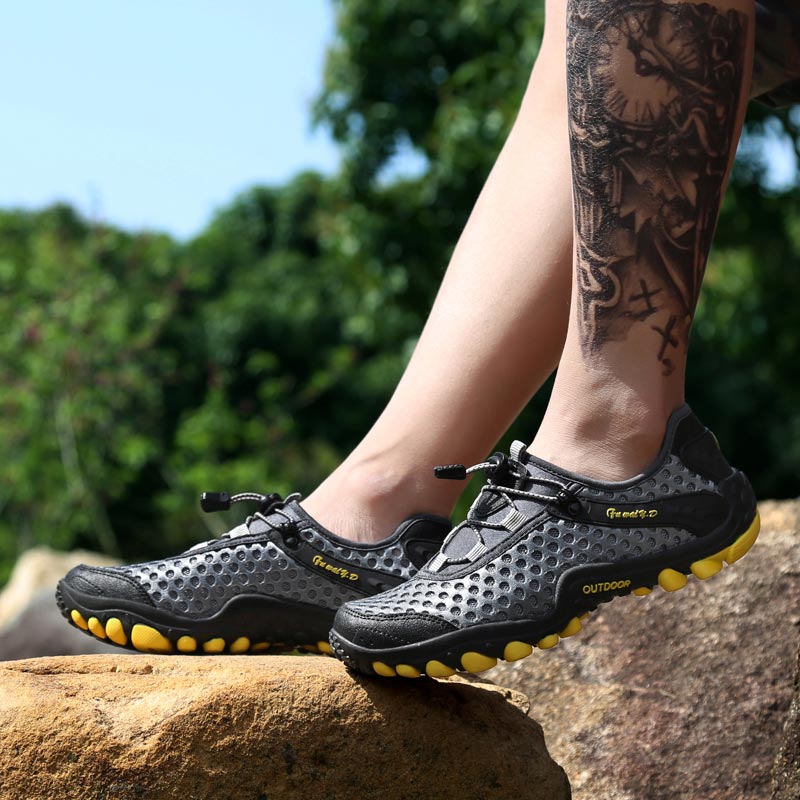 trekking mountain mens sports  - مراجعة Luxury Lifestyle Japan وسعره