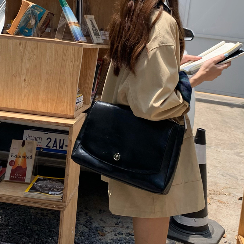 CGCBAG Vintage Lage Capacity M - مراجعة Luxury Lifestyle وسعره